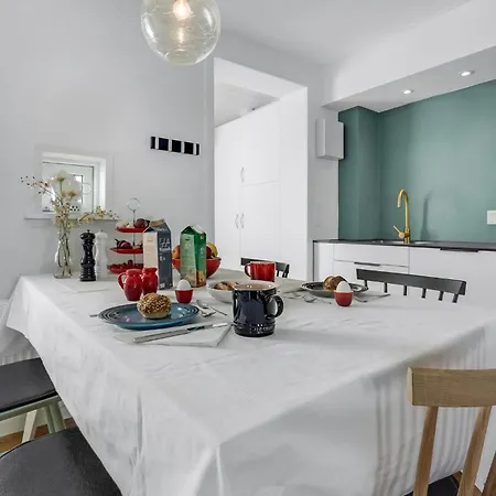193 Apartment *